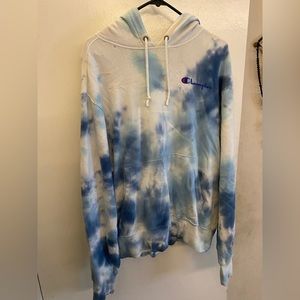 Champion tie, sweater